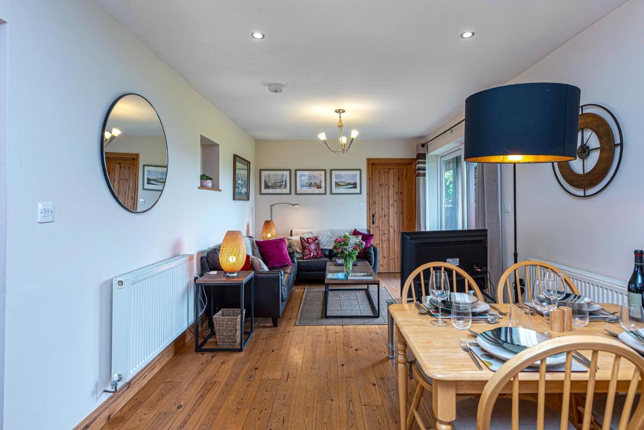 Laurel - Pet-Friendly Cottage With Indoor Pool, Hot Tub & Panoramic Snowdonia Views 콜윈베이 외부 사진