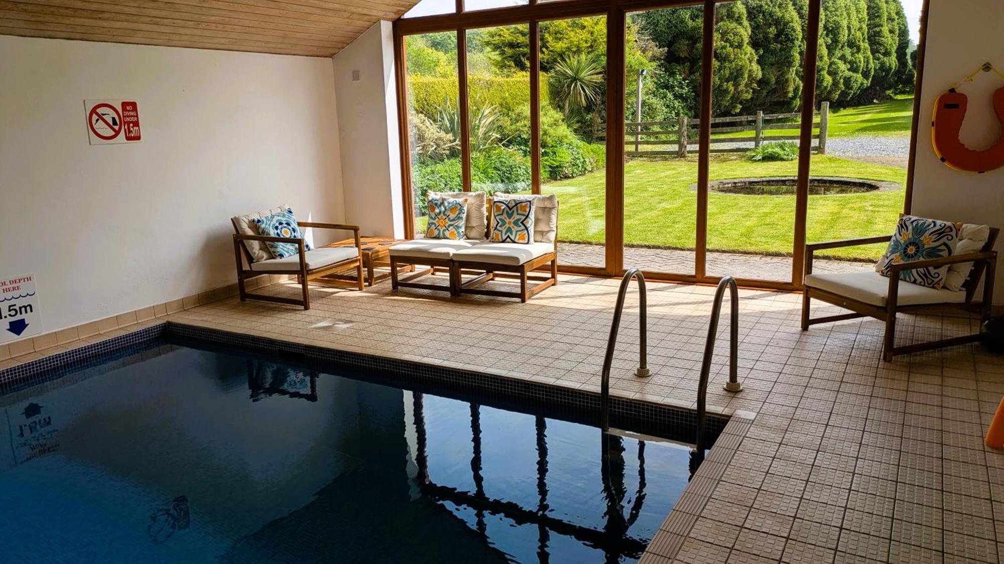 Laurel - Pet-Friendly Cottage With Indoor Pool, Hot Tub & Panoramic Snowdonia Views 콜윈베이 외부 사진